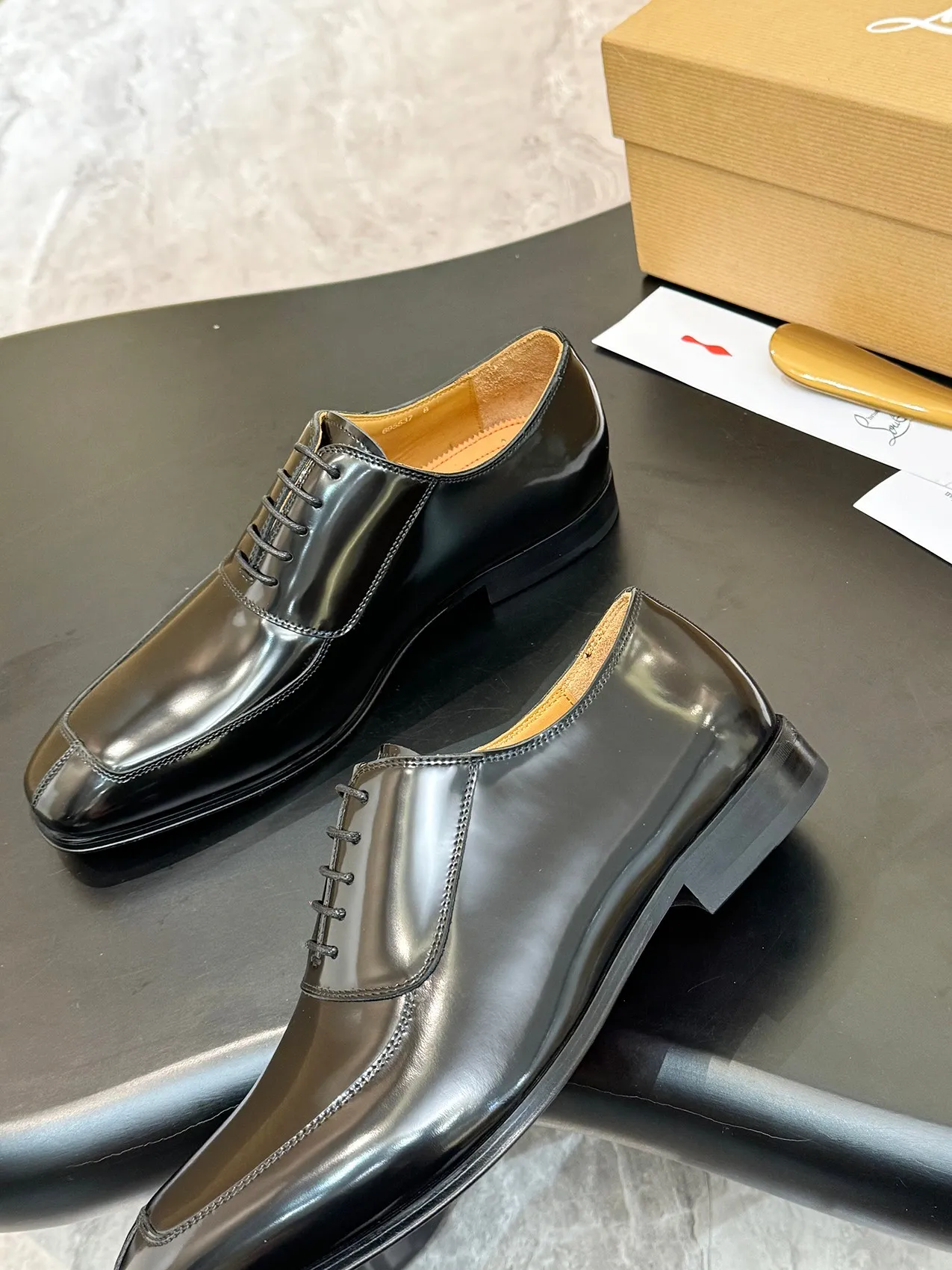 💰960 ••New real shots••CL～High-end men’s 👔Casual•loafers with red soles! ••🆑Genuine and top-quality goods from original orders ••✅💯 Purchase goods from top-quality original orders! Original imported patterned cowhide ➕Imported cowhide lining ➕Cowhide feet ➕Original leather outsole~🉑️Feel free to compare the authentic ones! Size: 39-44 (38.45.46.47 can be customized)